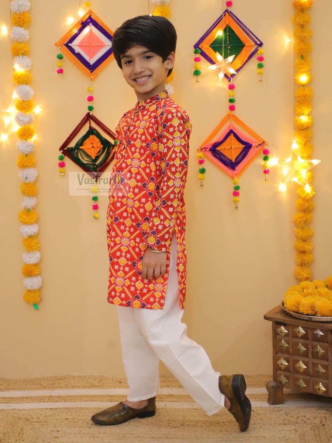 Red Premium Quality Festive Wear Kurta With Pajama For Boys. - Image 3